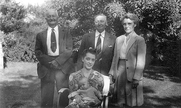 Adams family photo, 1944.